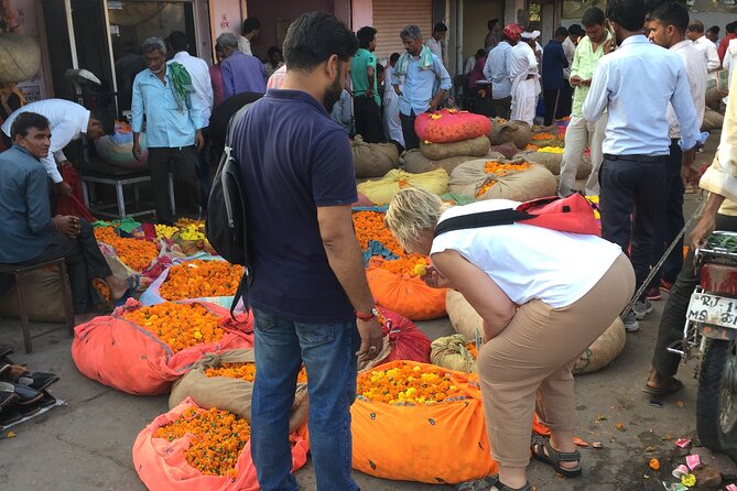 Cultural Walk and Food Tasting In Jaipur - Starting near Golcha Cinema and Bapu Bazar