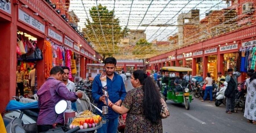 Culture walking and food tour with guide in Jaipur. - Walking Jaipur’s lanes, temples, and daily life