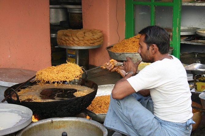Cyclin'Jaipur - Pink City Heritage walking Tour - A Hindu prayer ceremony and local customs