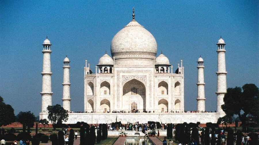 Delhi Airport to Taj Mahal 1 Day Trip - First sight of the Taj Mahal