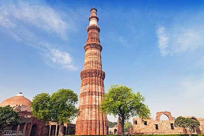 Delhi: Old and New Delhi Guided Private Tour - Qutub Minar and the older stonework