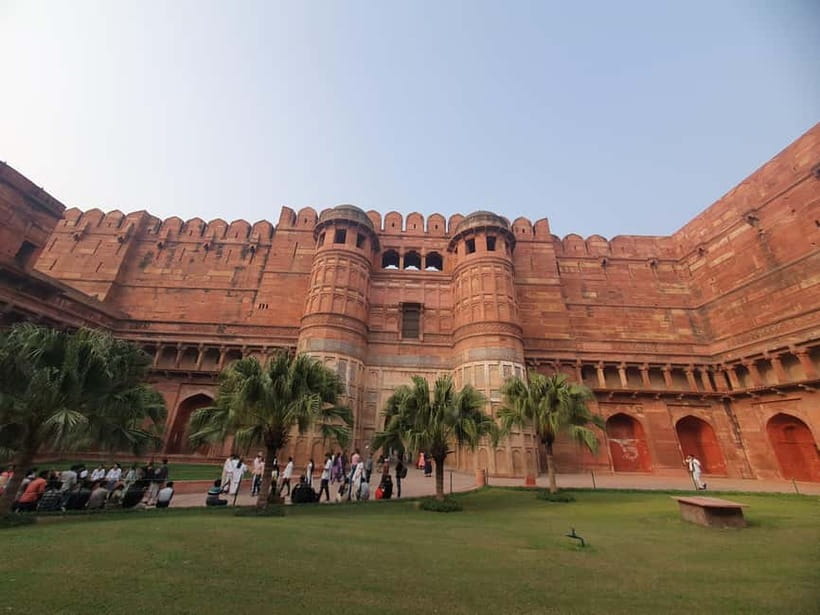 Delhi: Sunrise Taj Mahal & Elephant SOS Tour with Transfers - The guide can make or break the day