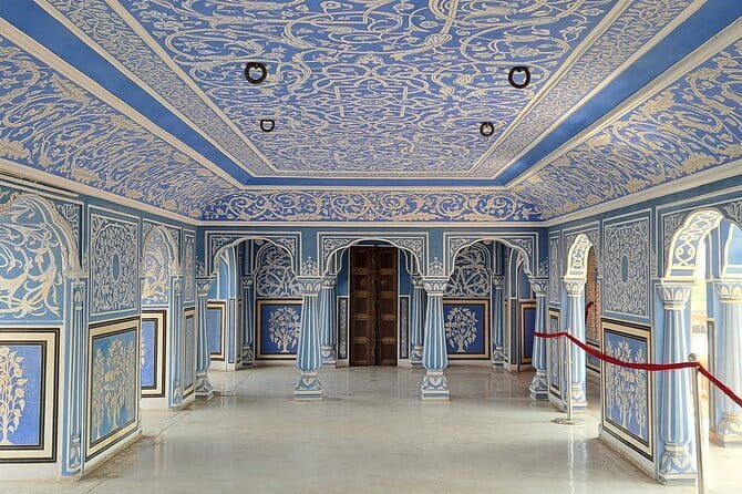 Delhi to Jaipur Pink City Tour with Government Approved Guide - Is a Delhi to Jaipur day trip worth the long ride?