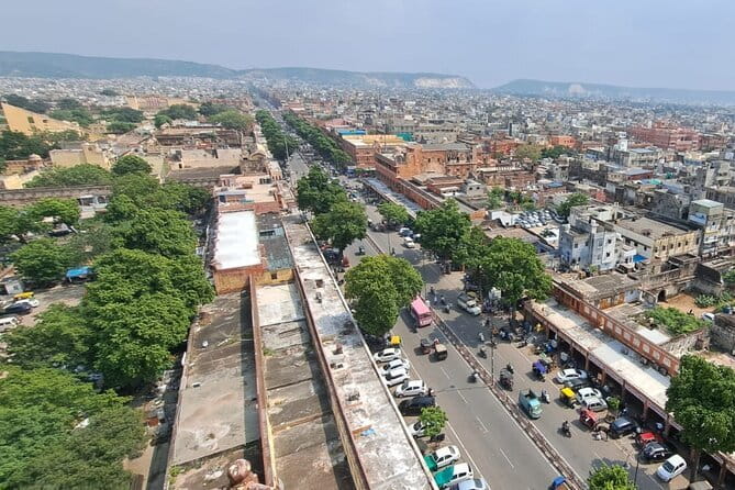 Delhi to Jaipur Pink City Tour with Government Approved Guide - Lunch and three hours in Jaipur’s markets
