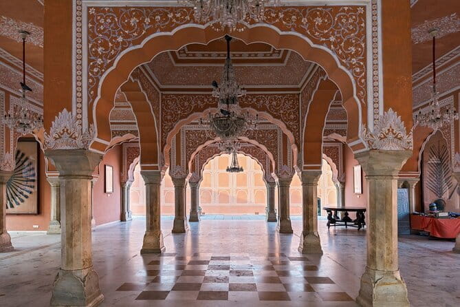 Delhi to Jaipur Pink City Tour with Government Approved Guide - Jal Mahal, a photo stop over Man Sagar Lake