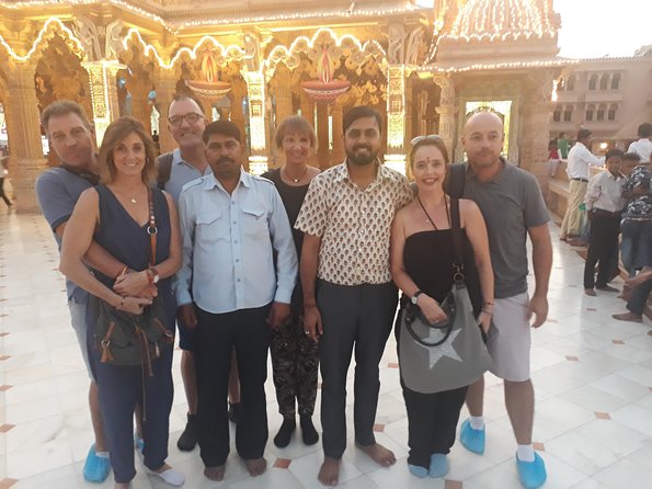 Exclusive 1-day Jaipur tour with High End SUV - City Palace, your royal introduction