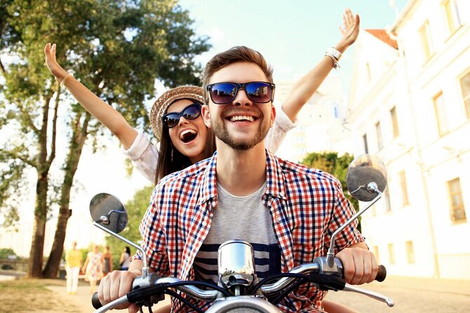 Explore Jaipur on a Motorbike - A Unique Experience - Hawa Mahal, Jaipur’s famous first glimpse