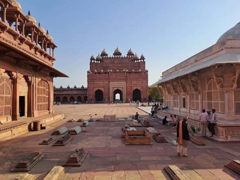 From Agra: Fatehpur Sikri Guided Tour - How the $4.39 price affects the decision