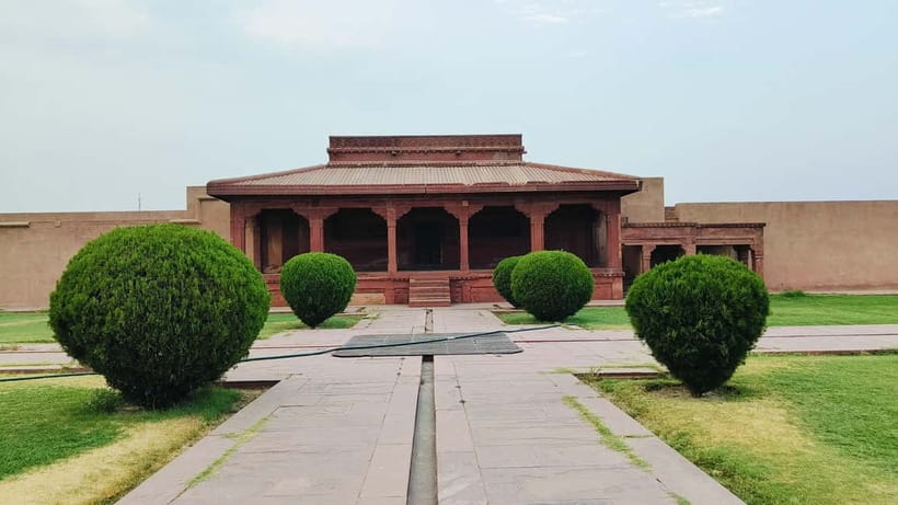 From Agra : Fatehpur Sikri Sightseeing by Private Car - Leaving Agra in a private car