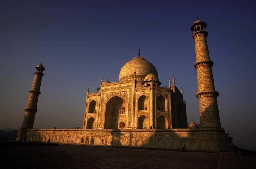 From Agra: Half Day Sunrise Tour of Taj Mahal with Agra Fort - Agra Fort and the Mughal court