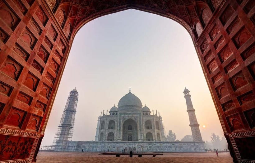 From Agra: Half Day Sunrise Tour of Taj Mahal with Agra Fort - The guides and the personal touch
