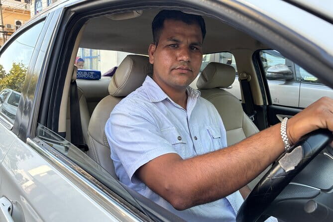 From Agra: Private one way Transfers Cab To Delhi drop - Air conditioning and an English-speaking driver