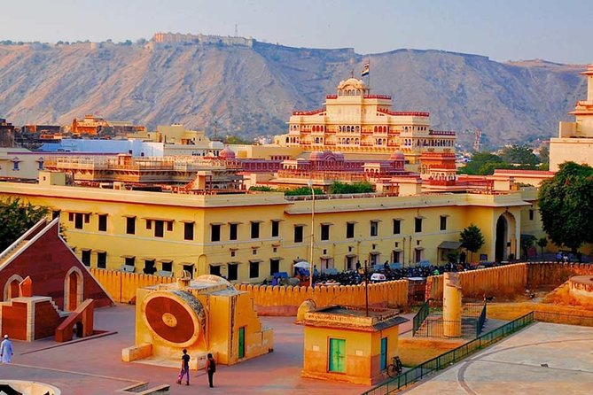 From Agra: Same Day Guided Jaipur Tour by Car with Skip-the-Line - Lunch and the choice behind the package
