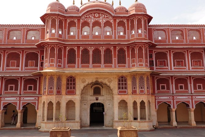 From Agra: Same Day Guided Jaipur Tour by Car with Skip-the-Line - Hawa Mahal and the best-known Jaipur façade