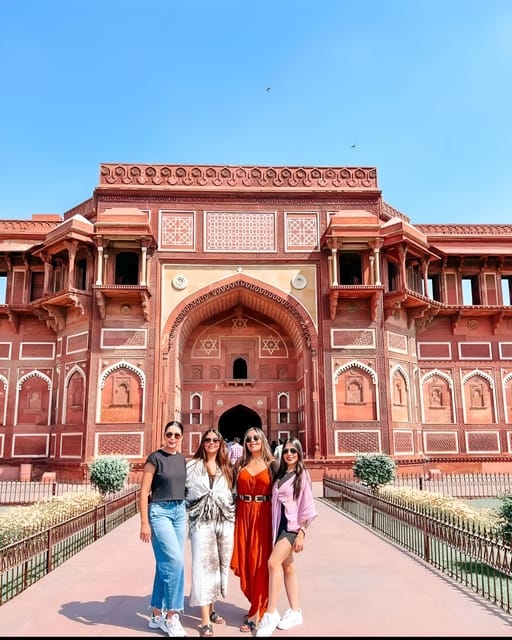 From Agra - Skip the Line: Taj Mahal & Agra Fort Tour by Car - Guide quality and the photo advantage