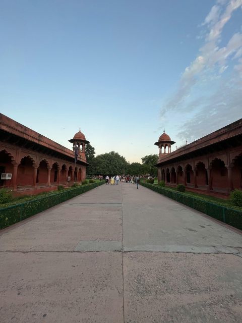 From Delhi: 2-Days Golden Triangle Tour to Agra and Jaipur - The evening arrival in Jaipur