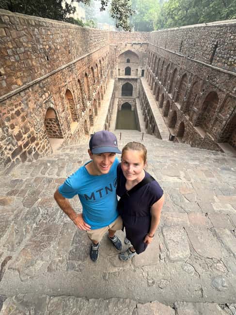 From Delhi: 6-Day Golden Triangle Tour with Ranthambore - Day 1: Old Delhi, imperial New Delhi, and the road to Agra