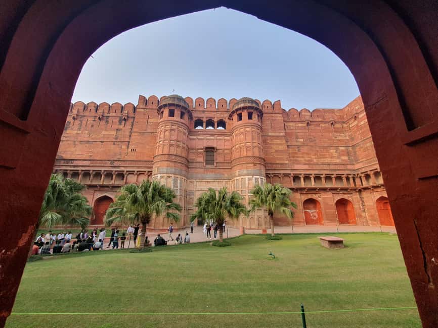 From Delhi: Deluxe Taj Mahal and Agra tour with Luxury Cars - What the guides and drivers add