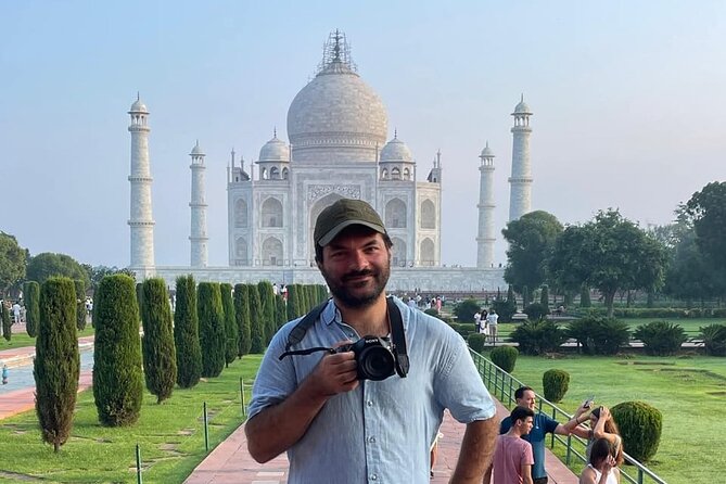 From Delhi: Luxury Group tour of Agra by Car- TOP RATED TOUR - Marble Inlay and Handicraft Stop