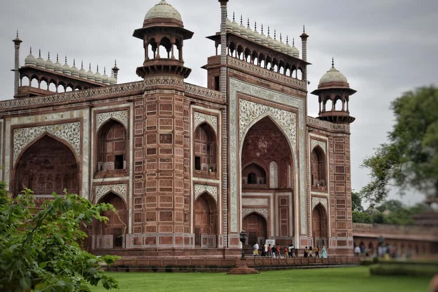 From Delhi: Private 2-Day Golden Triangle Luxury Tour - Hawa Mahal, Jantar Mantar, and City Palace