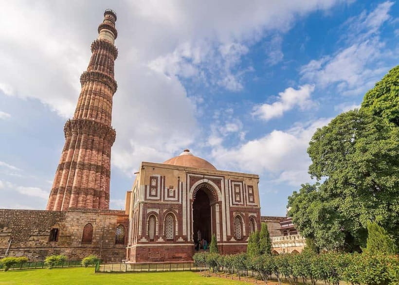 From Delhi: Private 5-Day Golden Triangle Tour Love Triangle - Day 1: Old Delhi’s lanes and New Delhi’s grand avenues
