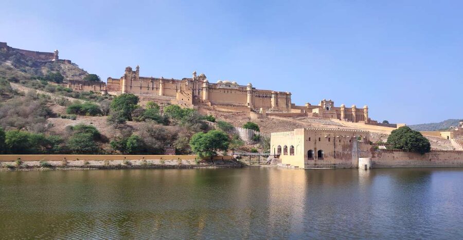 From Delhi: Private Jaipur & Amber Fort Guided Tour by Car - City Palace and Jaipur’s royal center