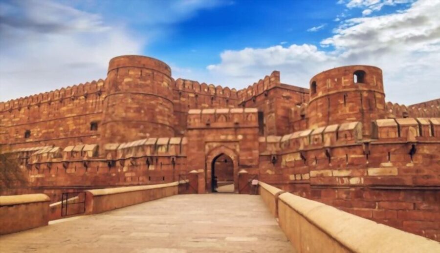 From Delhi: Private Taj Mahal Agra & Fatehpur Sikri Day Tour - Lunch at the DoubleTree by Hilton Hotel Agra