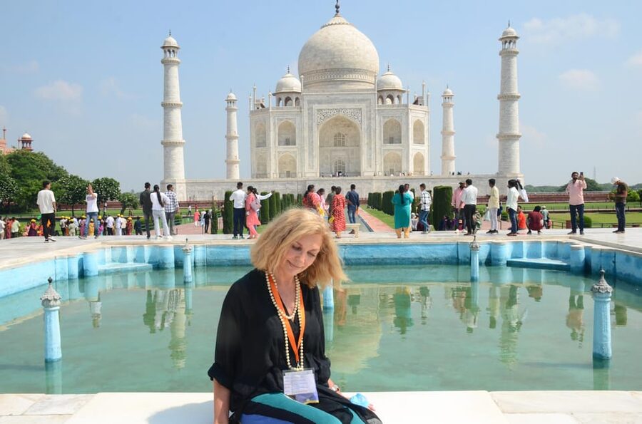 From Delhi: Private Taj Mahal & Agra Tour with 5-Star Lunch - The long road from Delhi to Agra
