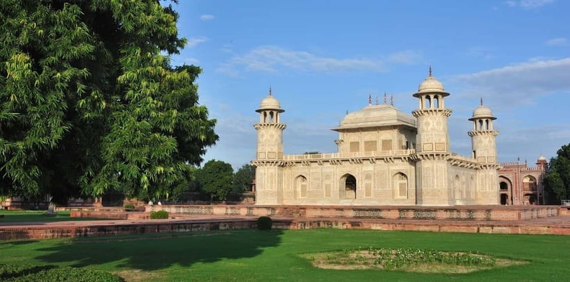 From Delhi: Same Day Priavte Taj Mahal Tour - A long day in a small group