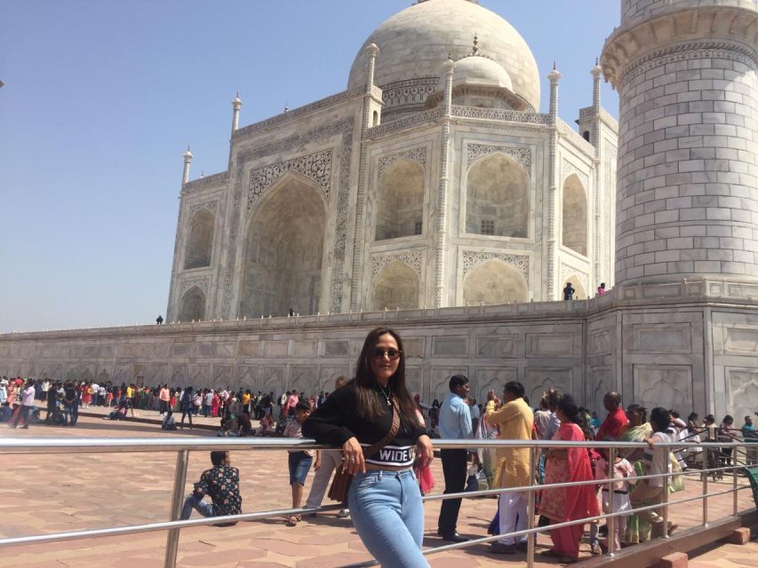 From Delhi: Sunrise Taj Mahal & visit Elephant Conservation - Agra Fort shows how Mughal power worked