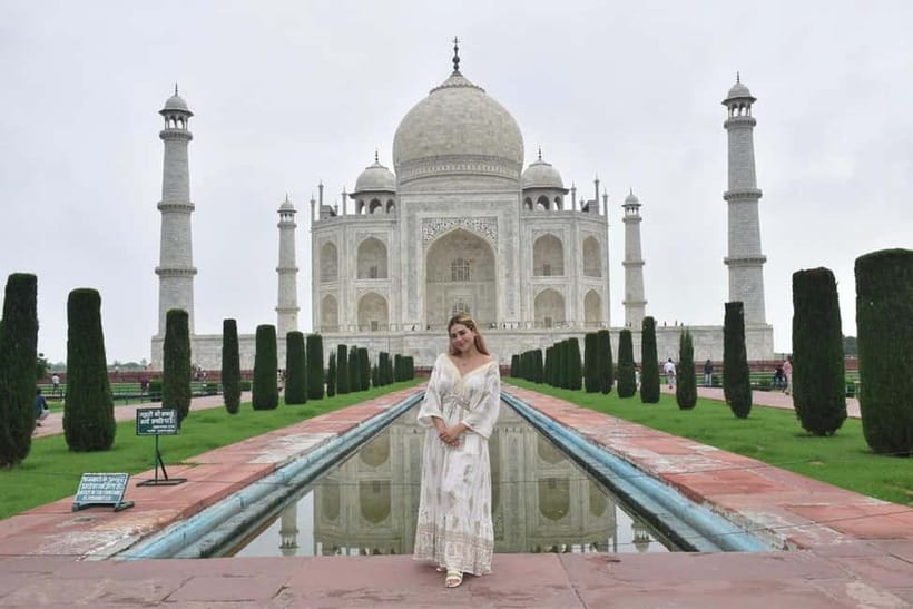 From Delhi: Taj Mahal & Agra Private Day Trip with Transfers - Agra Fort and the Mughal court