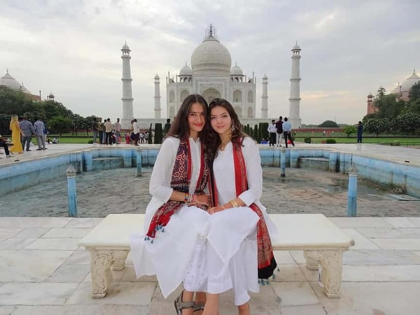 From Delhi: Taj Mahal & Agra With Fatehpur Sikri Day Tour - A long but practical Delhi to Agra day