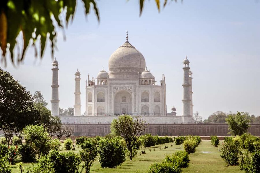 From Delhi: Taj Mahal and Agra Fort Day Tour with transfer - The Agra handicraft stop