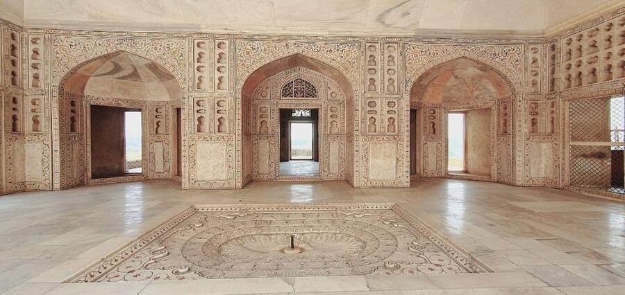From Delhi: Taj Mahal Sunrise & Agra Tour with Tickets - Agra Fort and the Mughal story