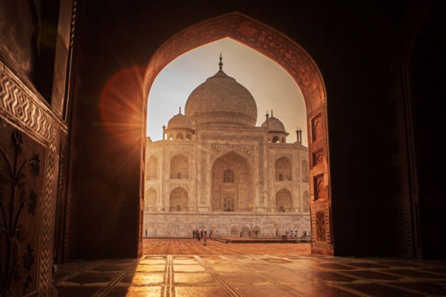 From Jaipur: All Inclusive Taj Mahal & Agra Fort Day Trip - Lunch at a multi-cuisine hotel restaurant
