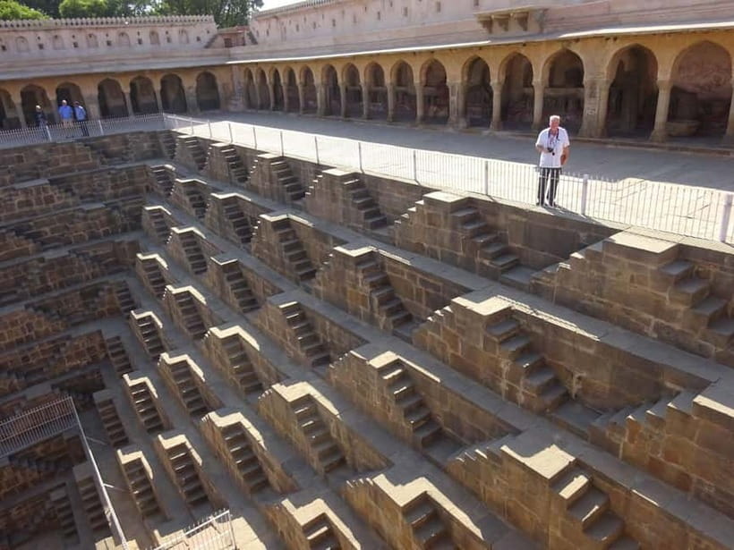 From Jaipur: Day Trip to Chand Baori and Bhangarh Fort - Bhangarh Fort brings a darker story
