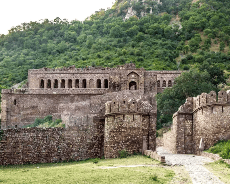 From Jaipur: Day Trip to Chand Baori and Bhangarh Fort - The private car changes the value of the trip