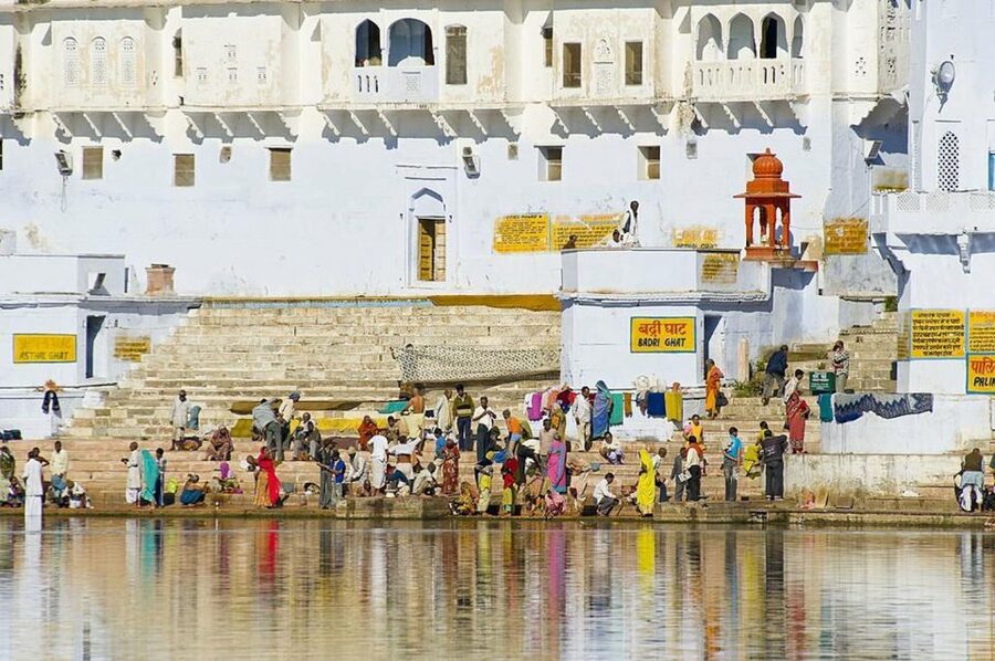 From Jaipur: One-Day Trip From Jaipur to Pushkar - Pushkar Bazaar for jewelry and clothing