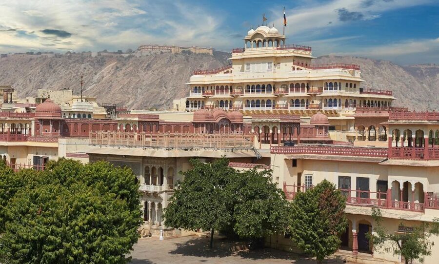 From Jaipur: Private Amber Fort, Jal Mahal and More Car Tour - Jal Mahal from the water’s edge