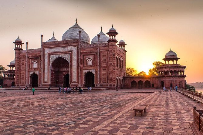 From Jaipur Private Taj Mahal & Agra Fort Day tour with Transfers - Agra Fort, the walled city behind the monument