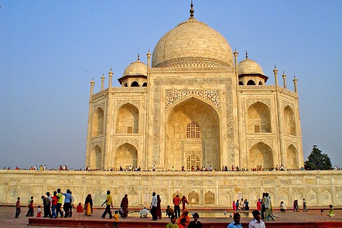 From Jaipur Private Taj Mahal & Agra Fort Tour with Delhi Drop - Meeting your Agra guide