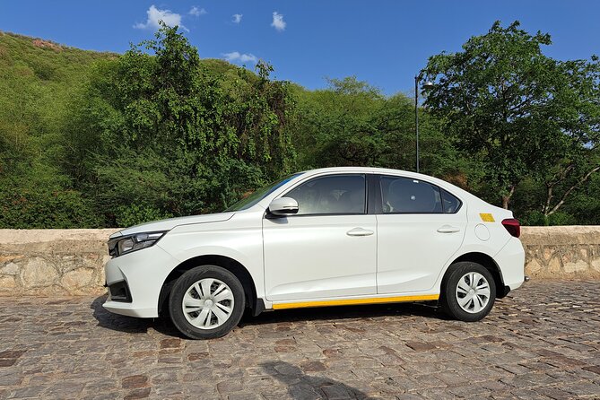 From Jaipur: Private Transfers Cab To Sawai Madhopur Hotel drop - Inside the air-conditioned car