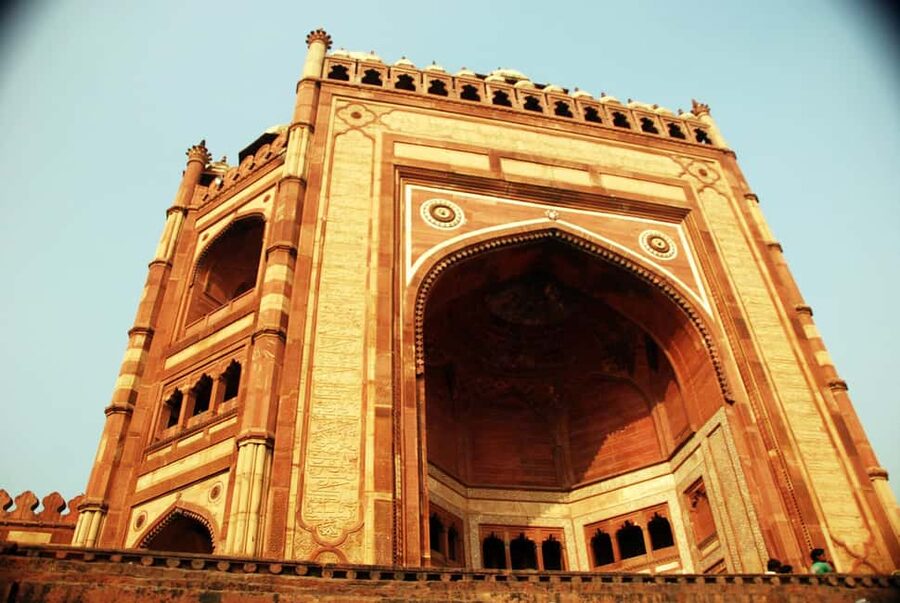 From Jaipur: Same Day Taj Mahal Tour with Fatehpur Sikri - Agra Fort reveals the power behind the monument