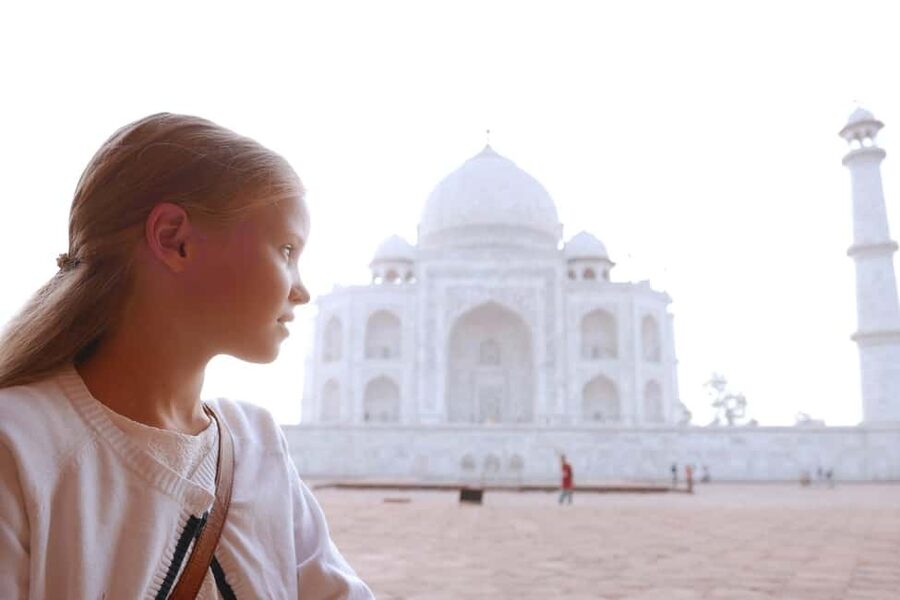 From Jaipur: Same Day Taj Mahal Tour with Fatehpur Sikri - Lunch is flexible, but check what your package includes