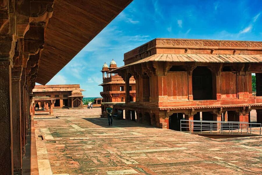 From Jaipur: Same Day Taj Mahal Tour with Fatehpur Sikri - The private car and guide are the real value