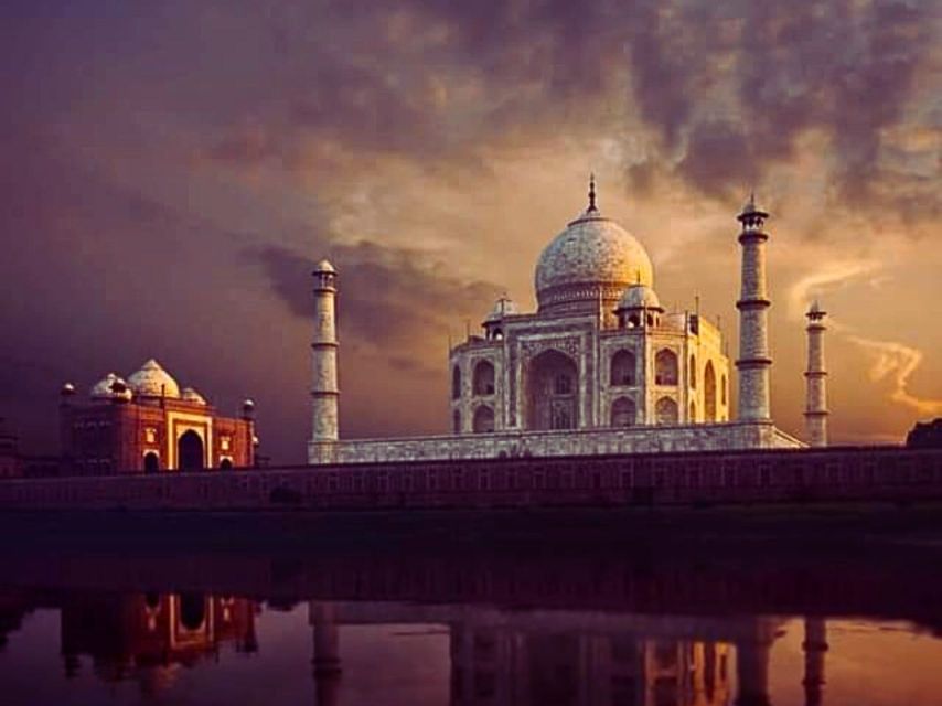 From Jaipur: Taj Mahal, Agra Fort, Baby Taj Day Trip by Car - Reading the walls of Agra Fort