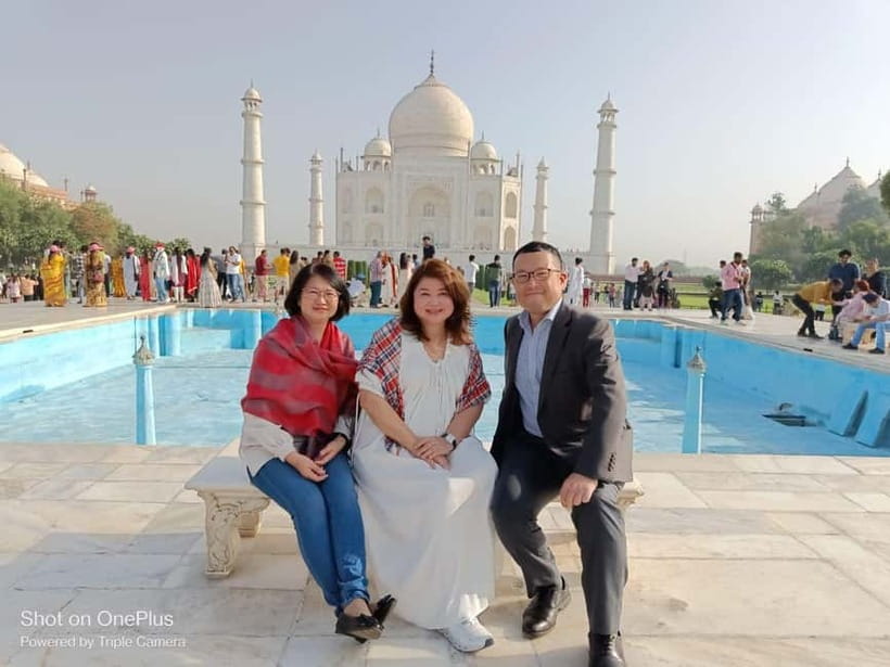 From Jaipur: Taj Mahal & Agra Private Guided Day Tour - The guide can change the quality of the day