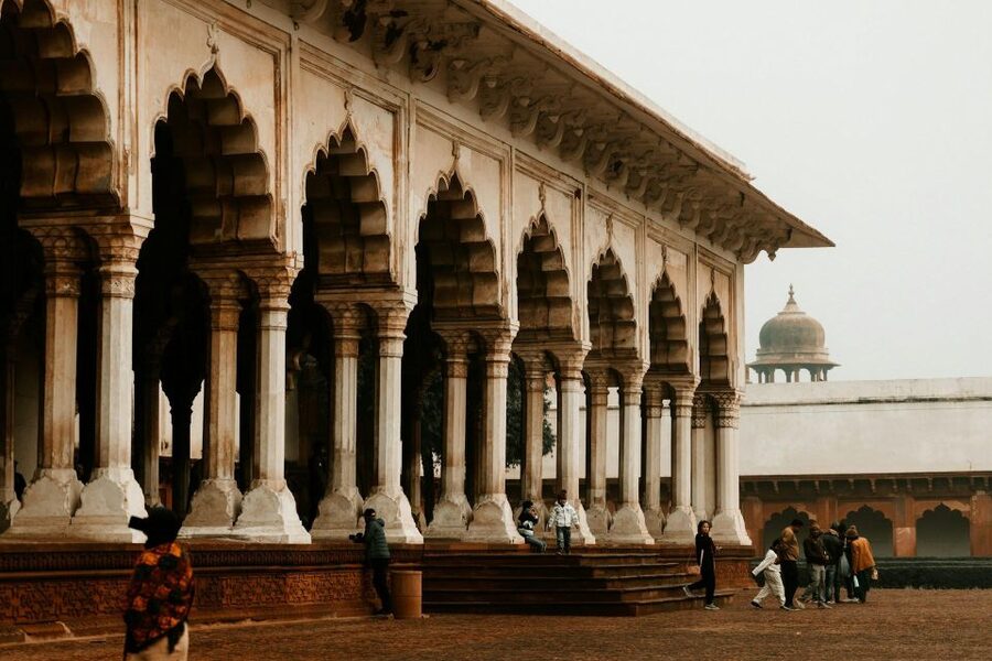 From Jaipur: Taj Mahal Sunrise Tour with Delhi Drop-Off - First light at the Taj Mahal