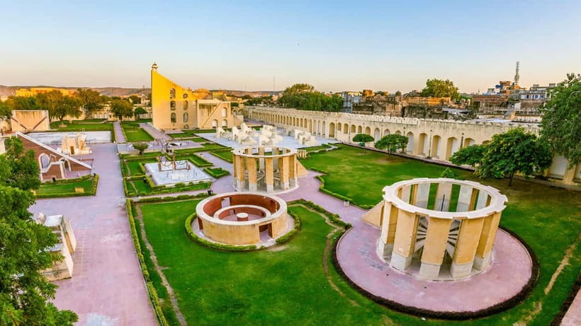 From New Delhi: Jaipur Day Trip by Train or Car - What the guide and driver add