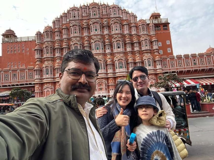 From New Delhi: Jaipur Guided City Tour with Hotel Pickup - Jal Mahal, a palace you see from the shore